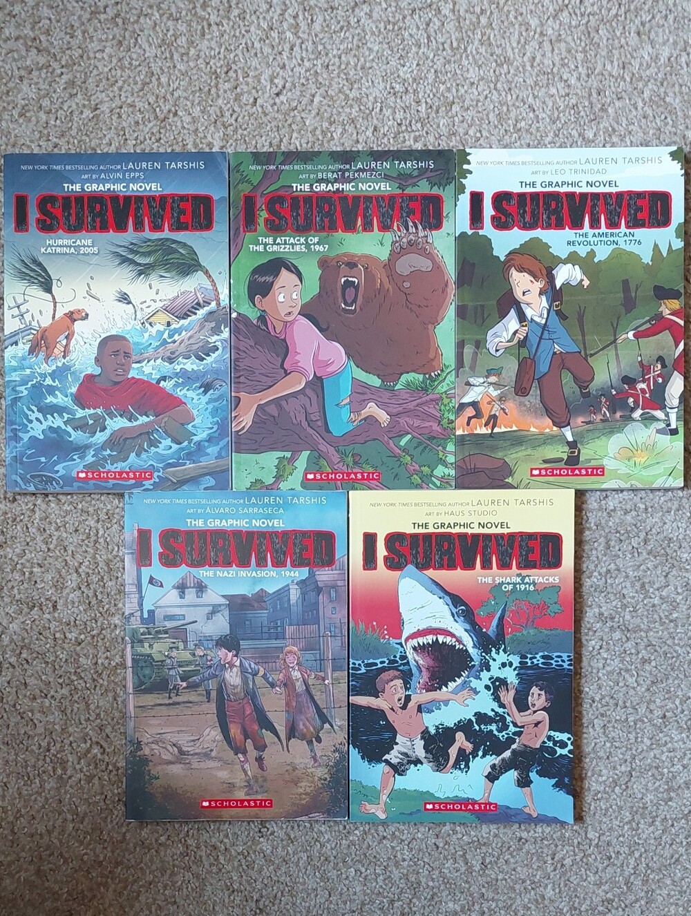 Scholastic I Survived (Graphic Novel Bundle, 5 Books)